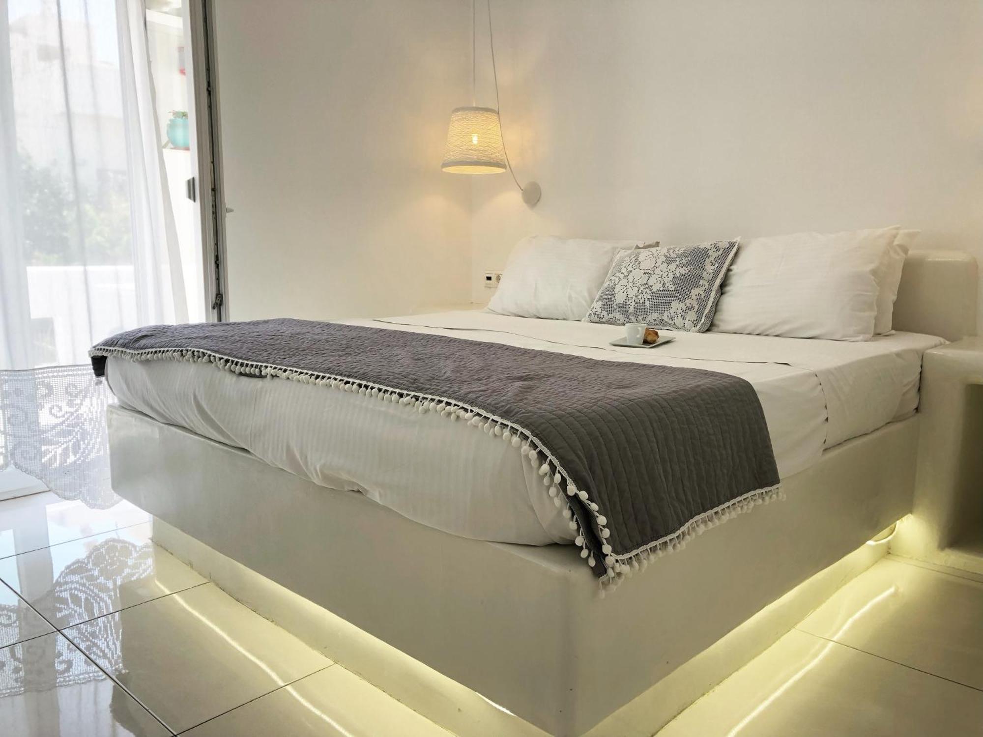 Taki'S Guests Bed & Breakfast Naxos City Exterior photo